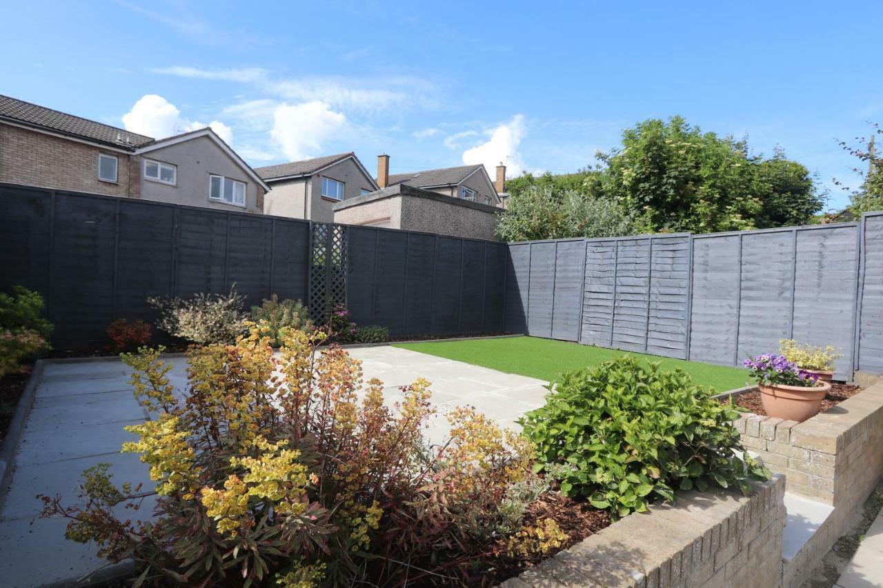 Dunfermline - Luxury 3 Bedroom 2 Bathroom Detached House With Garden Bagian luar foto