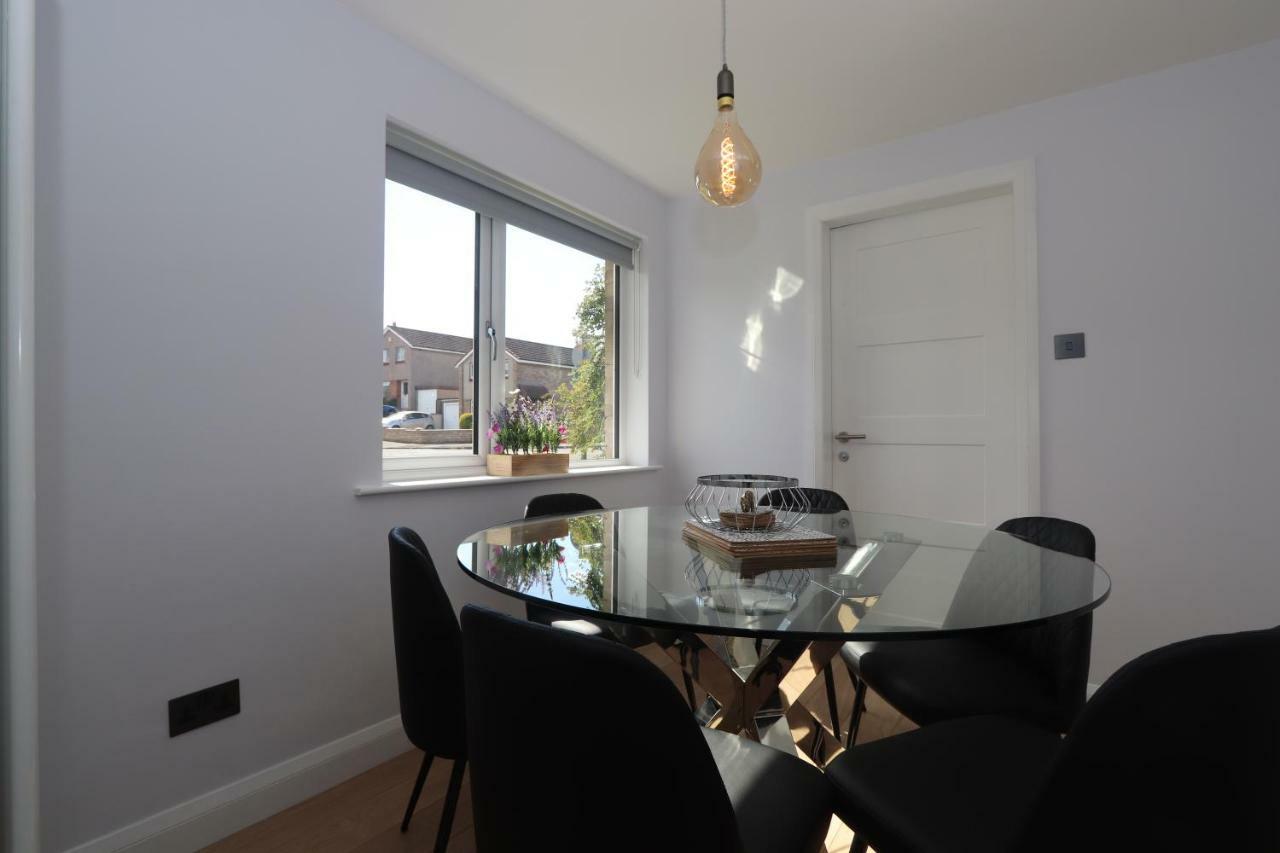 Dunfermline - Luxury 3 Bedroom 2 Bathroom Detached House With Garden Bagian luar foto
