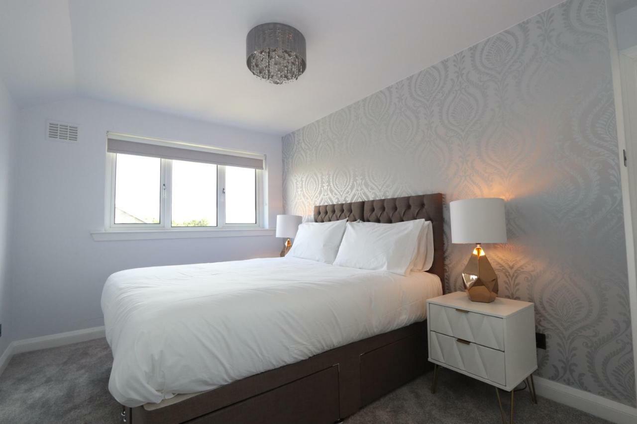 Dunfermline - Luxury 3 Bedroom 2 Bathroom Detached House With Garden Bagian luar foto