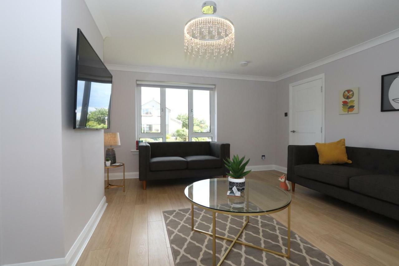 Dunfermline - Luxury 3 Bedroom 2 Bathroom Detached House With Garden Bagian luar foto