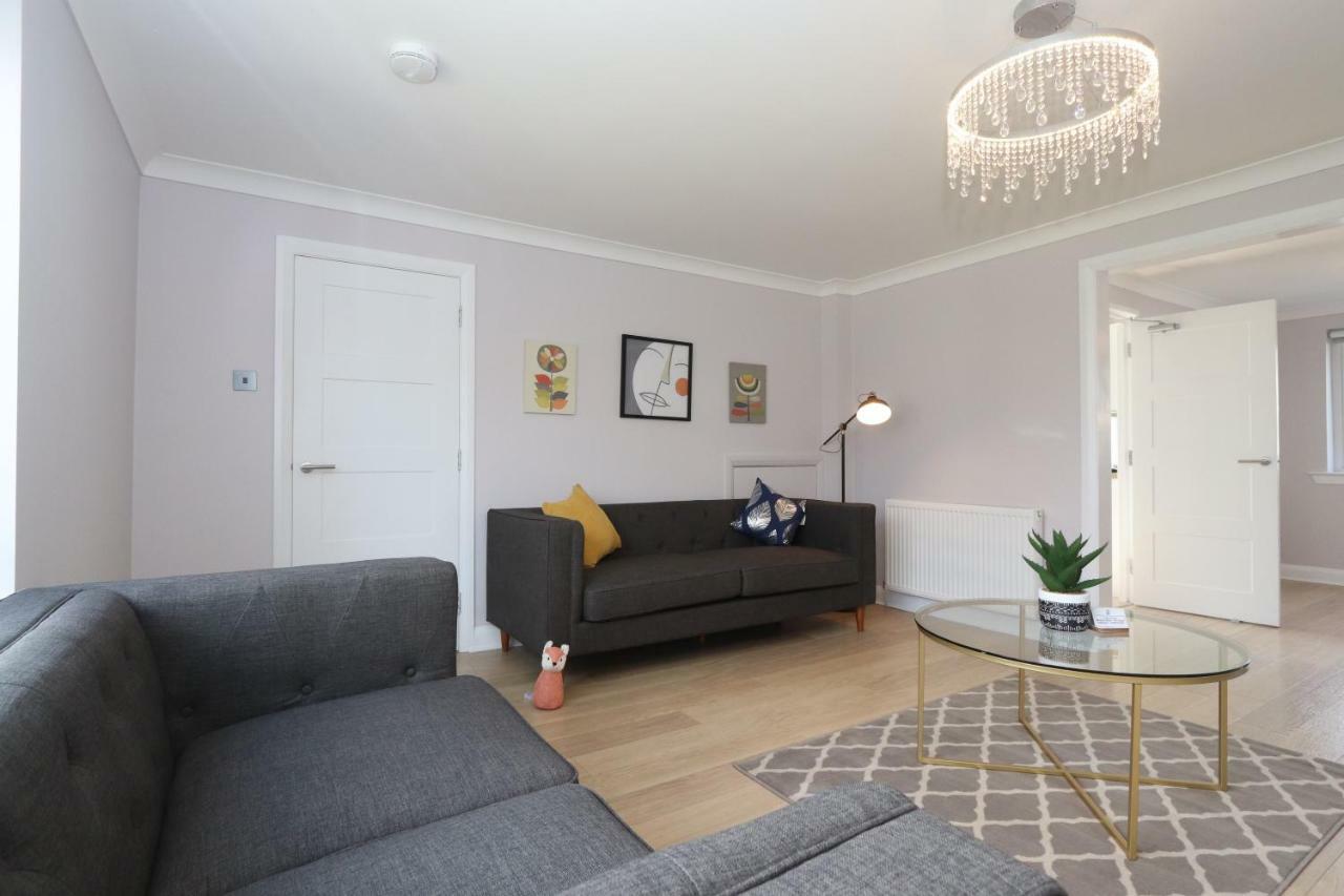 Dunfermline - Luxury 3 Bedroom 2 Bathroom Detached House With Garden Bagian luar foto